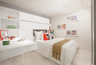Dormitorio de niña diseñado por la empresa de interiorismo residencial de Miami DKOR Interiors.