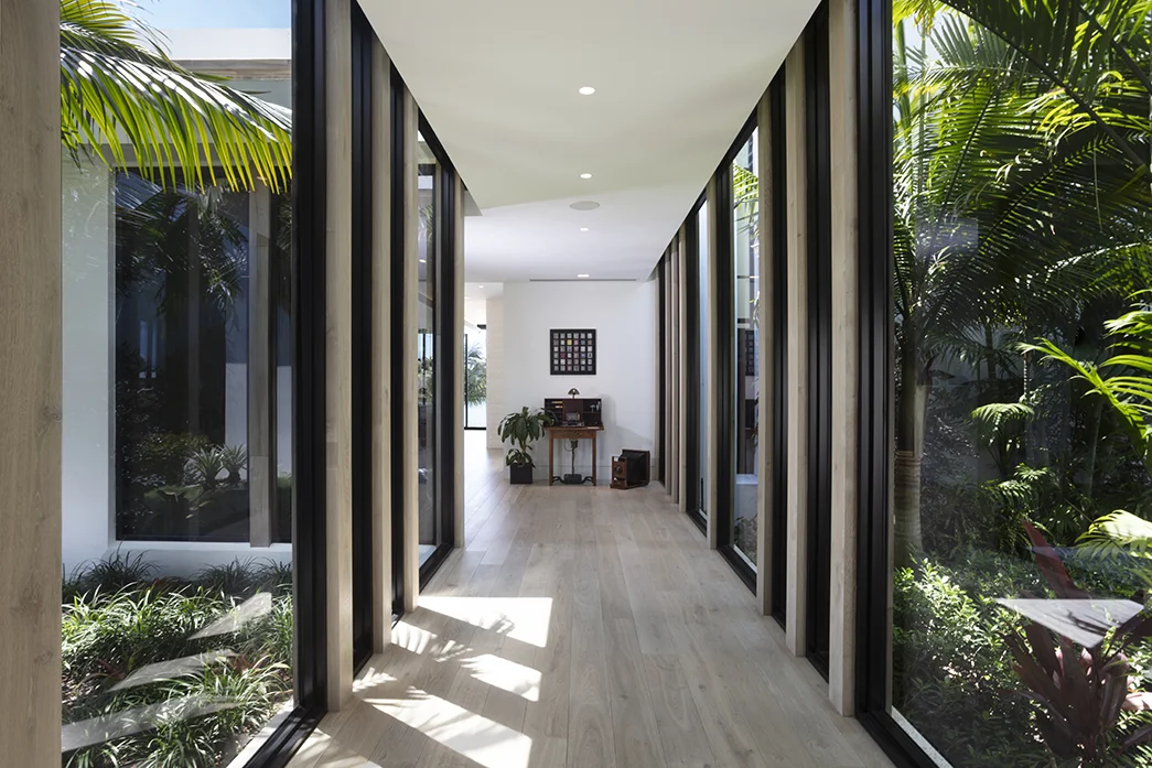 Luxury modern industrial home on the waterfront in Fort Lauderdale, Florida