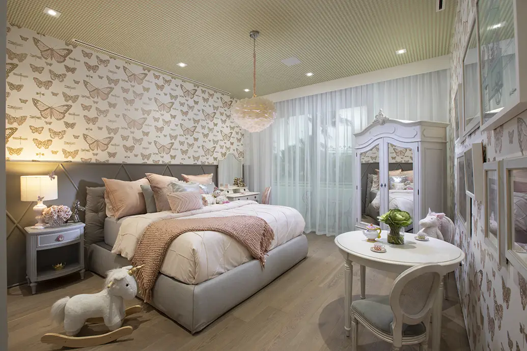 Inspiring Ceiling Decorations for Children's Rooms Using Wallpaper