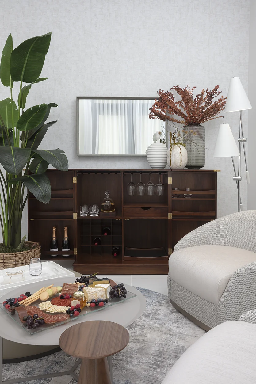 Diseño interior de una casa de vacaciones en Miami, Doral, Florida, por DKOR Interiors