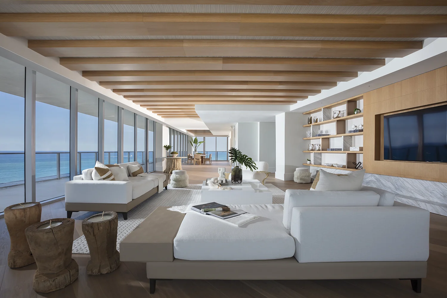 Guide to buying luxury condos in Florida with expert interior designers